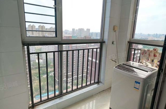 婚房必选，水岸花语，大两室，着急出手，免大税