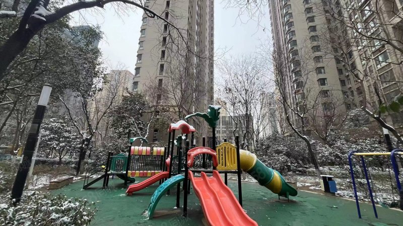 出行方便 南北通透 装修好 购物方便 医疗配套成熟,荣城小区-西安58