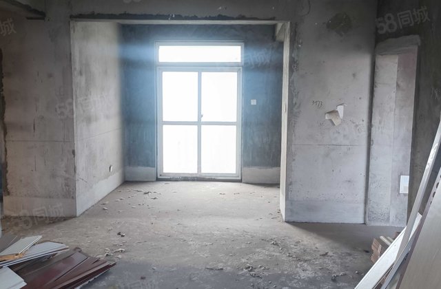 凤鸣花园(二期)4室2厅133.33㎡162万二手房图片