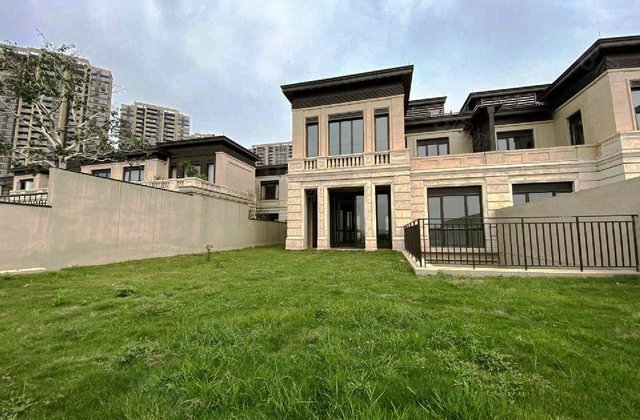 金地天河公馆五层双拼别墅 内转货 送百方私家园林!