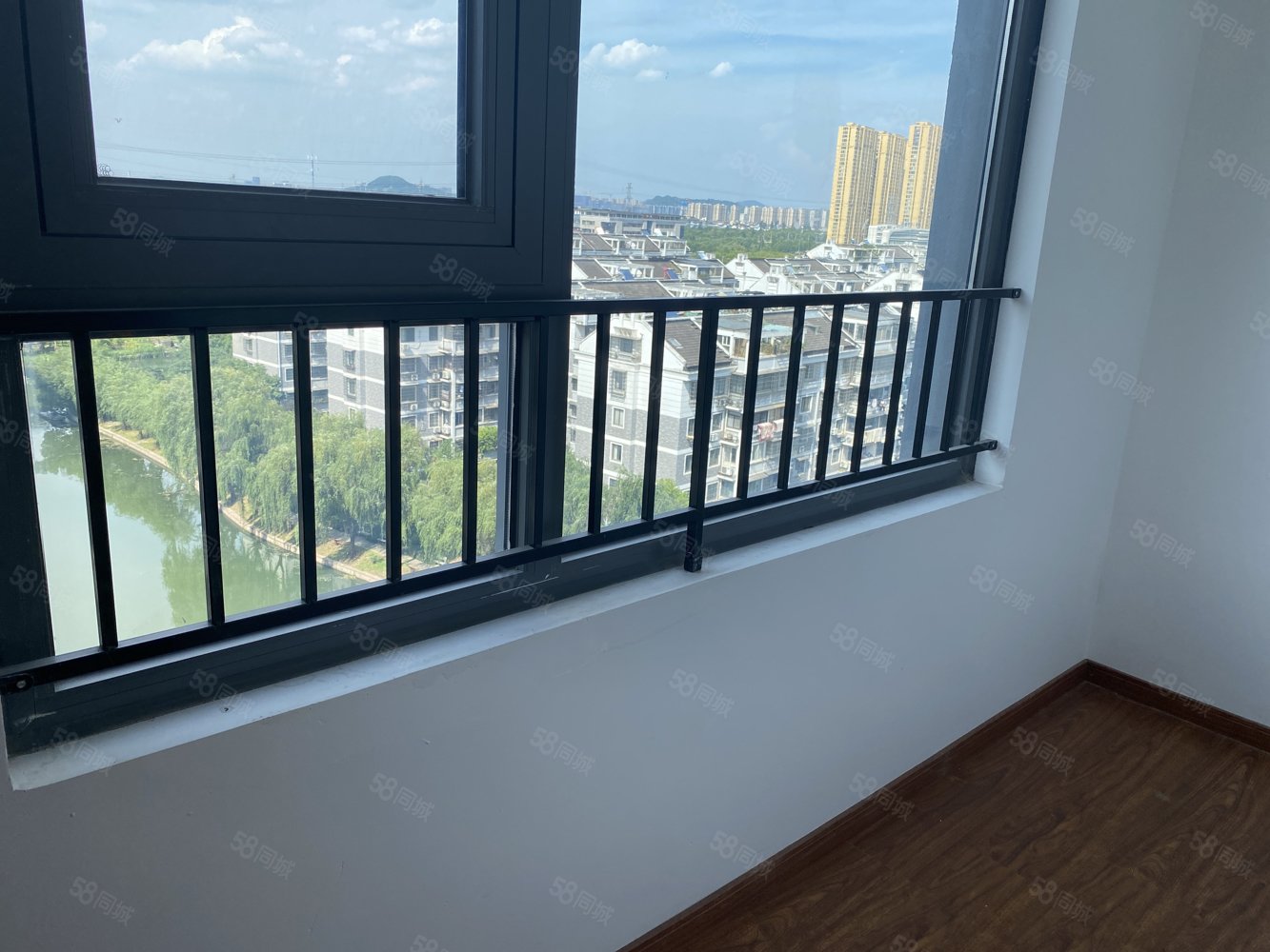 元垄中南华著3室2厅2卫127㎡南北179万