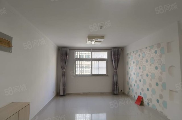 房，单价3千，  楼层，127平三室两厅，送地上车库