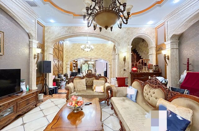 东原香山4室2厅219㎡379万二手房图片