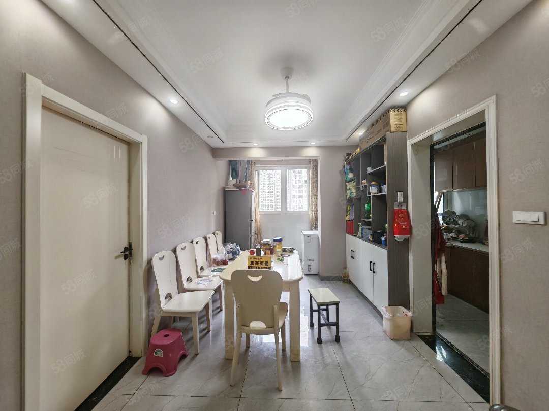 常隆花园3室2厅2卫121.7㎡南70万