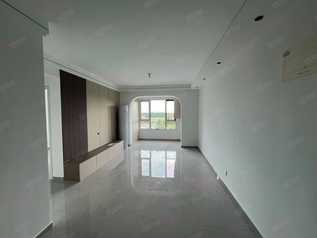 鉑悅山3室2廳1衛(wèi)98.82㎡東南66萬