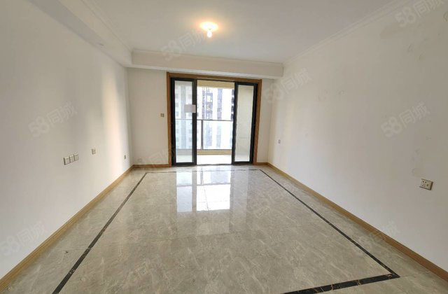 珍宝岛雍景和府3室2厅121㎡68.6万二手房图片