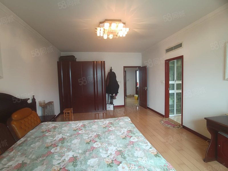 东环鑫域国际电梯房大四居落地窗三阳台南北通透全阳面连城别苑