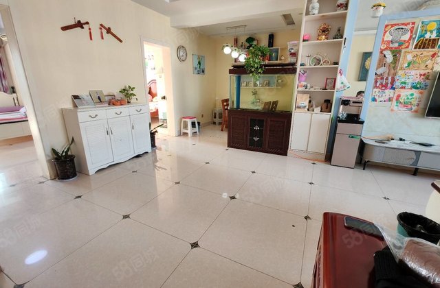 急售！精装修 莲湖花园 三室两厅 南北通透 送车位送储藏室！