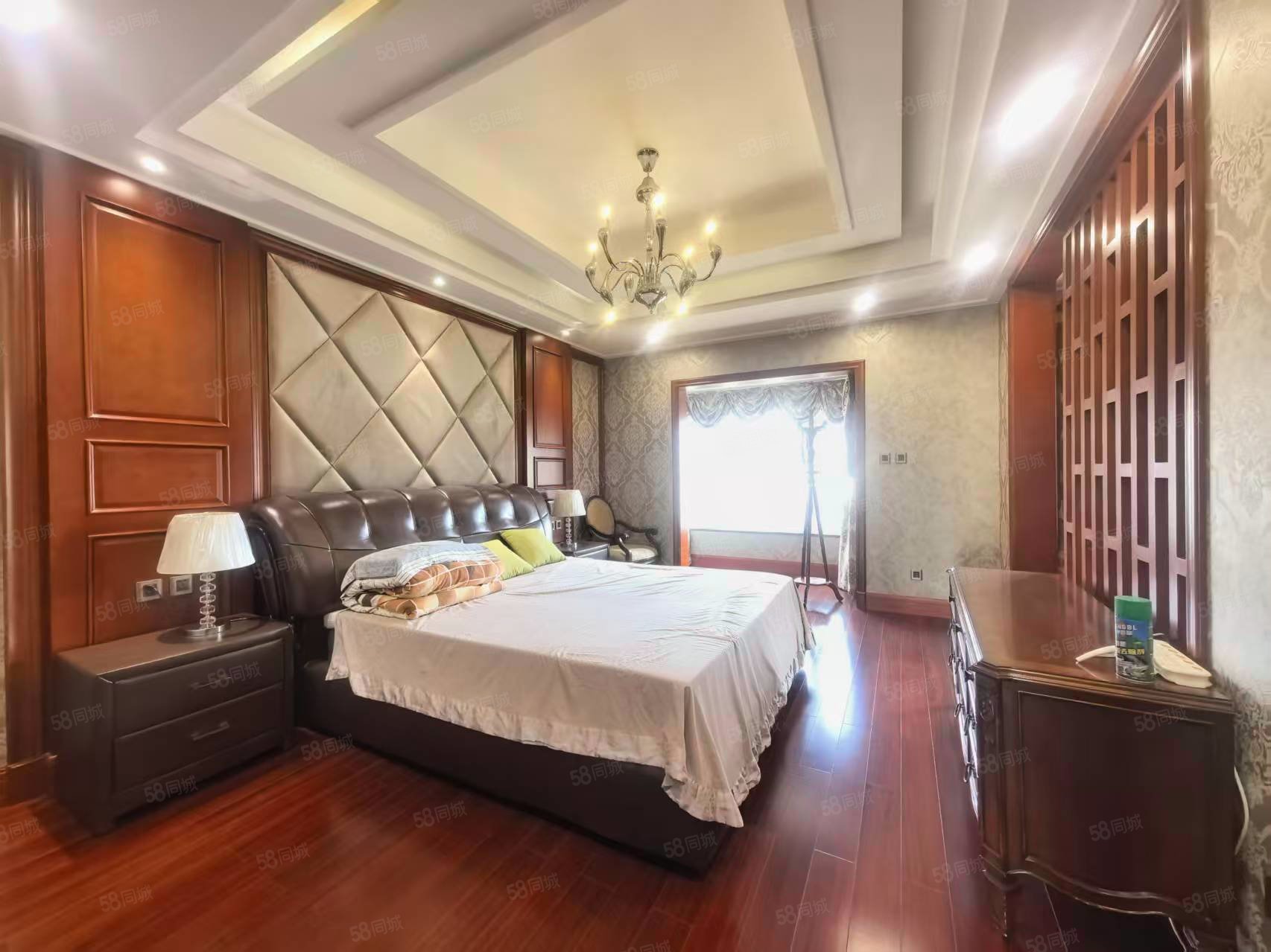 天鵝堡4室3廳4衛(wèi)247.03㎡南北830萬