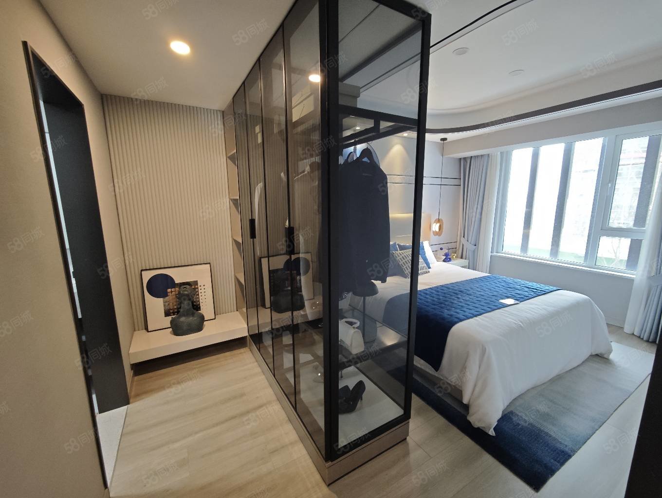 当代满庭春MOMA3室2厅2卫117㎡南北53.5万