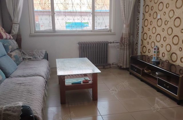 文轩本部，外国语附近。孝心一楼