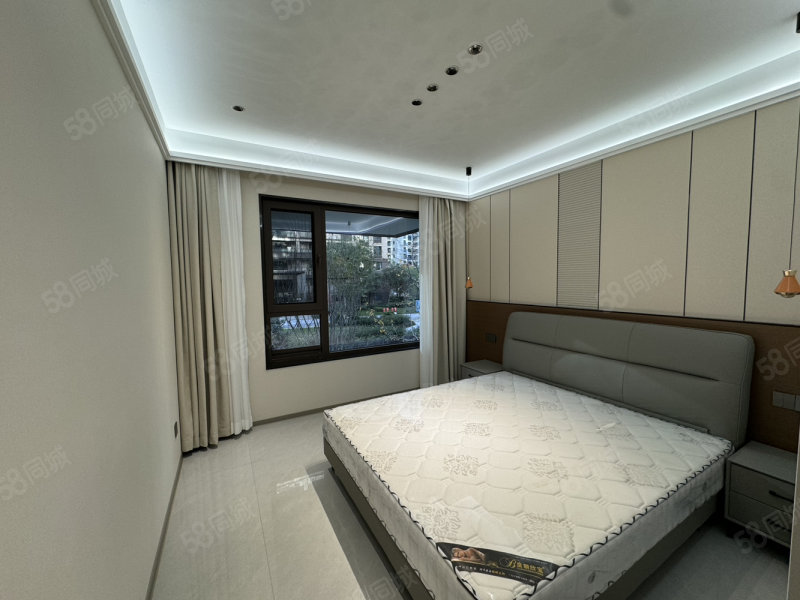 国瑞府3室2厅2卫125㎡南北112万
