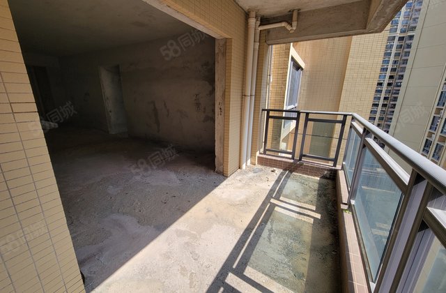 汇龙御景花园4室2厅143.93㎡76.8万二手房图片