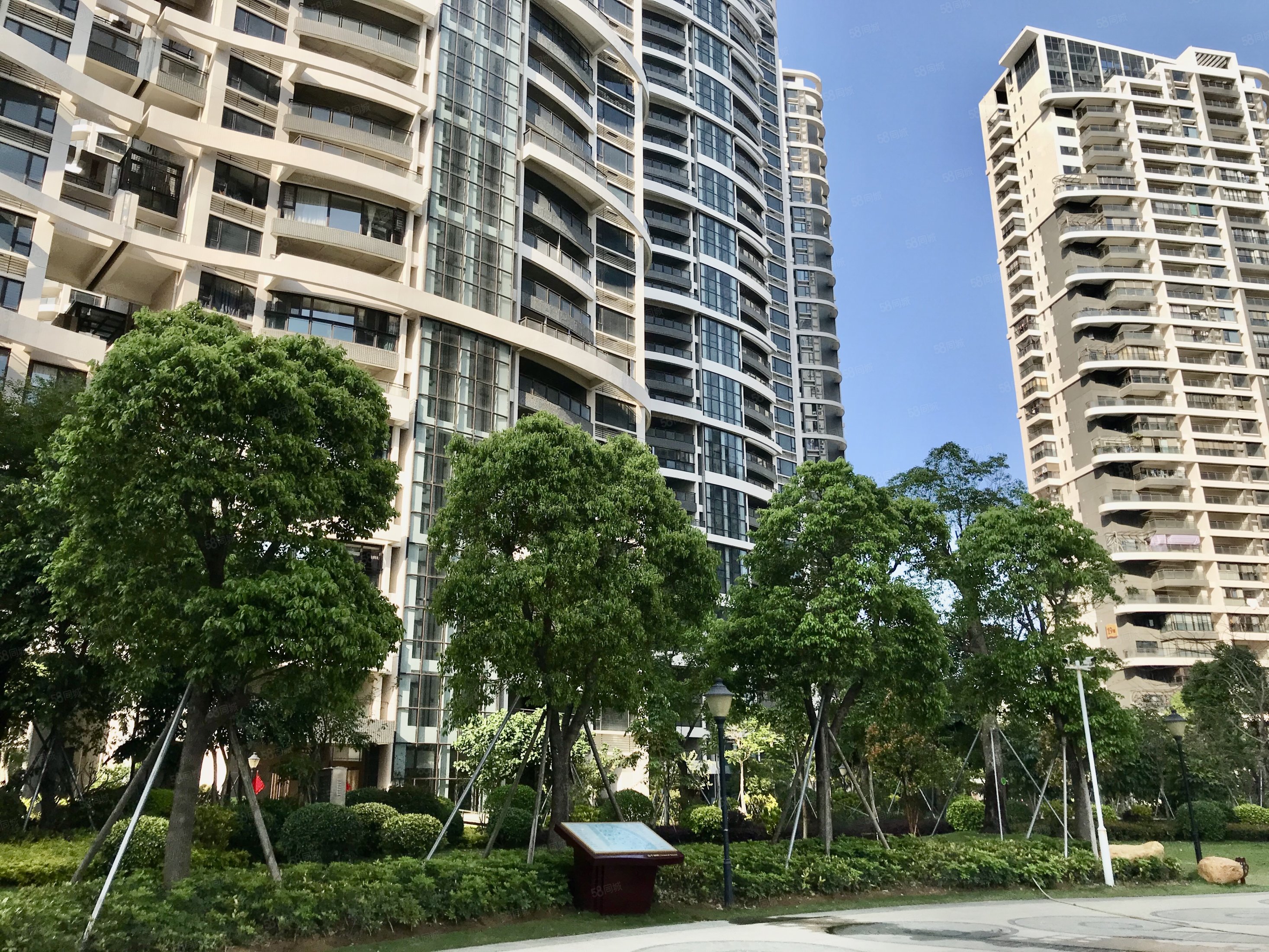 长平海湾一城3室2厅2卫132.18㎡东南168.96万