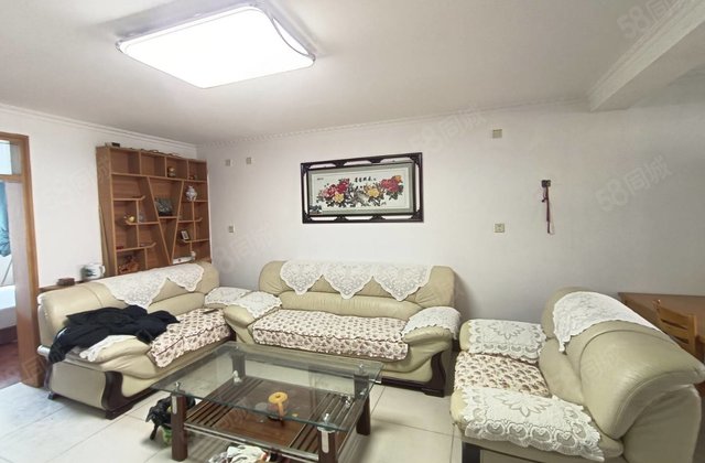 公园旁，萃苑小区 配套成熟 三室好楼层