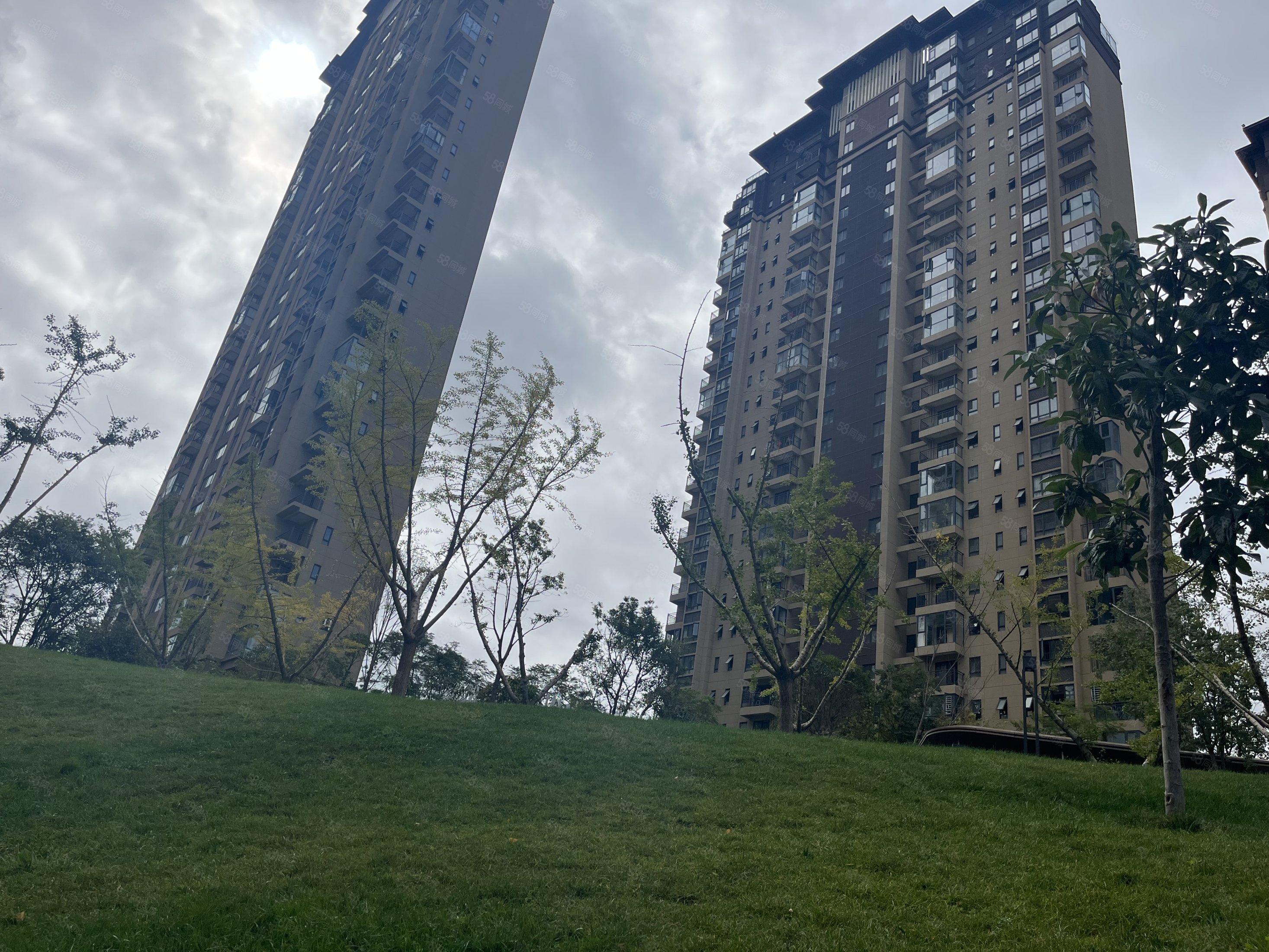 电梯入户富康城紫悦台98平三室两卫环境优美36划算