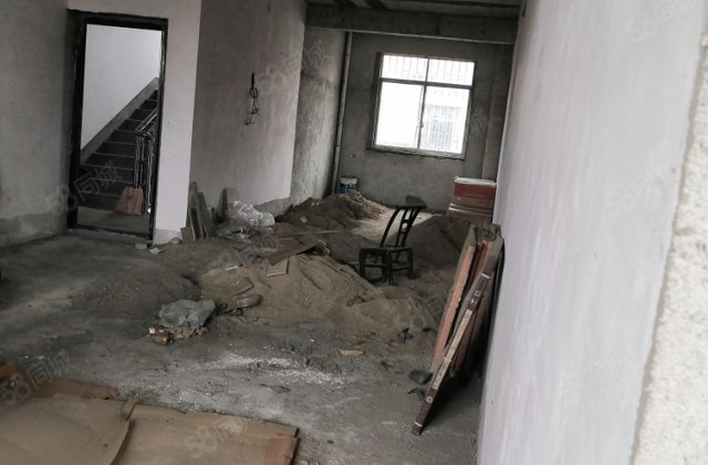 谷贻塘小区4室2厅149.91㎡38万二手房图片