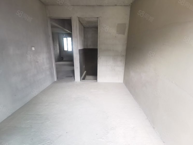 邦泰紫霄台3室2厅2卫105㎡南北72万