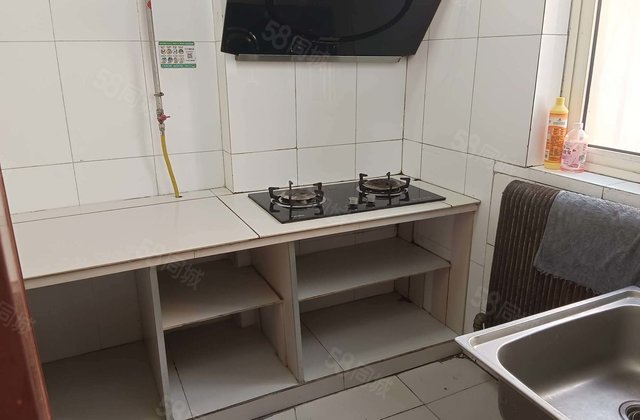 街健康路，三中市场，一楼带院，燃料家属院，北顺  有钥匙