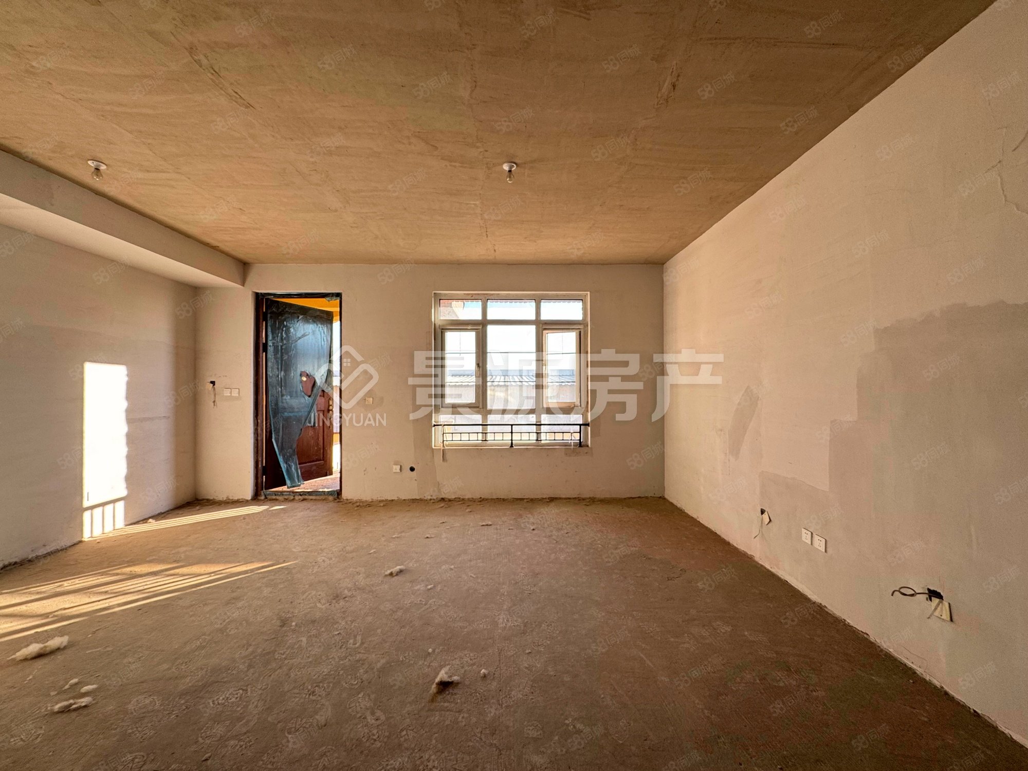 大運河孔雀城(別墅)4室2廳4衛(wèi)216㎡南北138萬