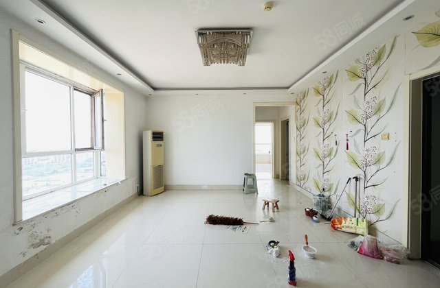 新出 市医院附近 东昌中学 东边户三室 全天采光