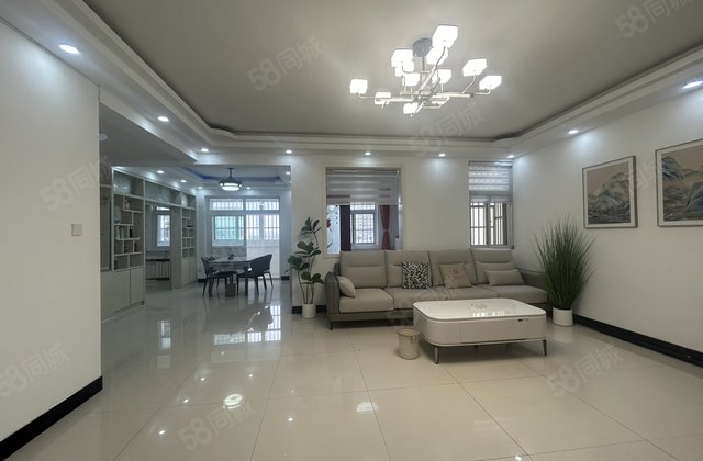 业主急售 香江南邻 电梯房 带车库 精装三室89万