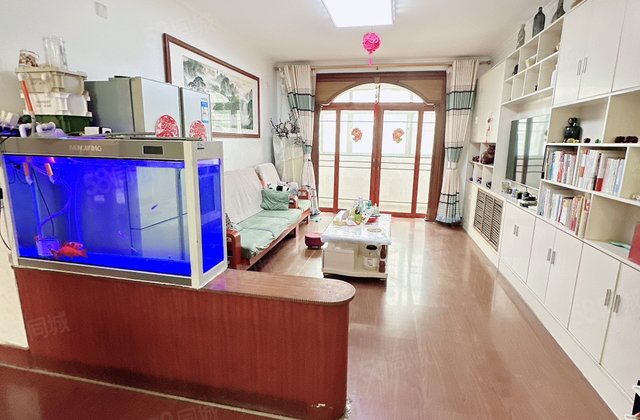 文轩 八中 闸口附近 新时代小区 好楼层停车方便