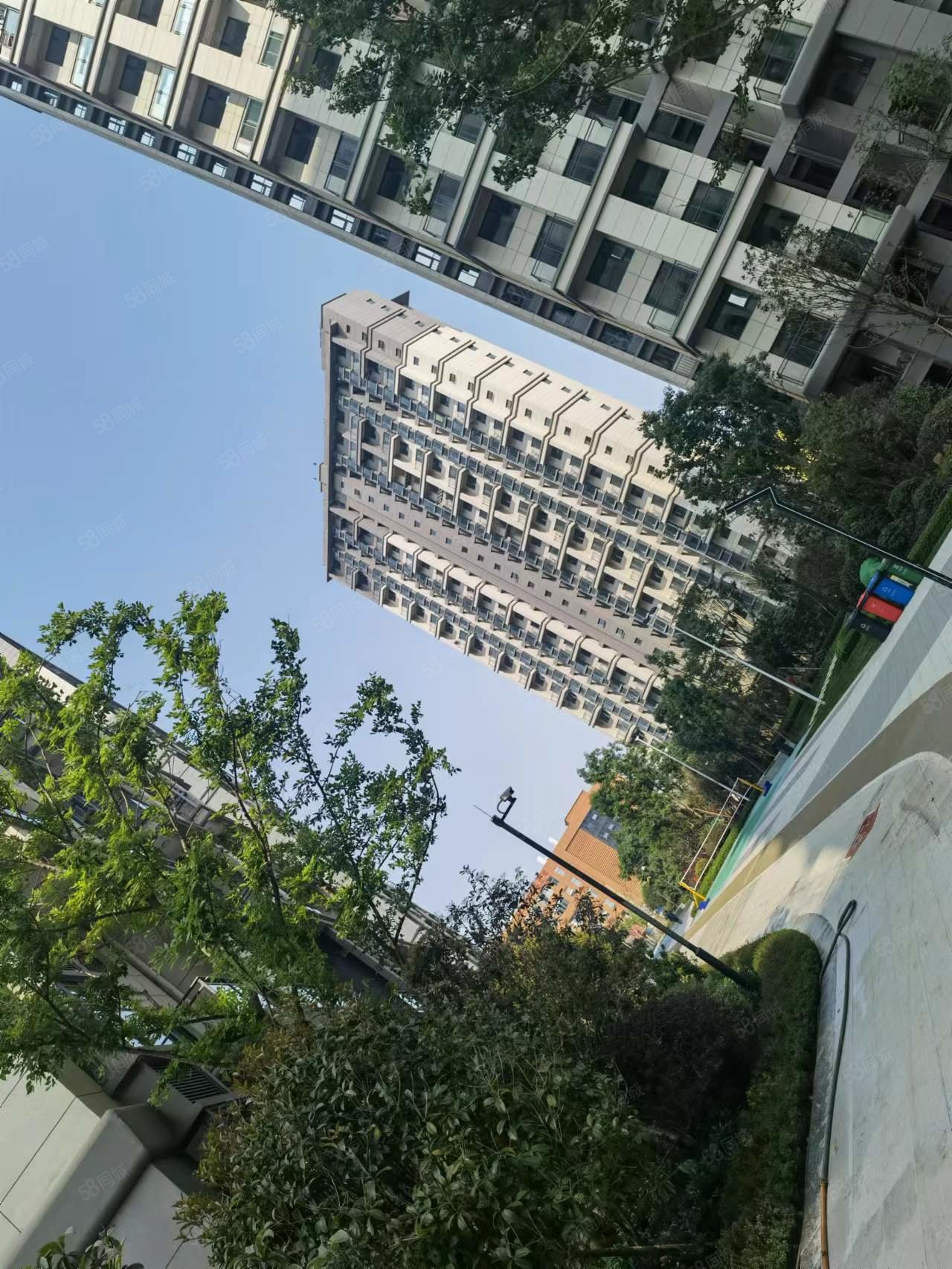 俊发蓝湖俊园 2室2厅 带车位诚心出售 55万,俊发蓝湖俊园-昆明58同城