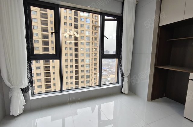 观湖温莎城堡3室2厅125㎡69万二手房图片