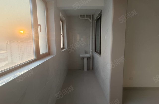 萃英园3室2厅127㎡65万二手房图片