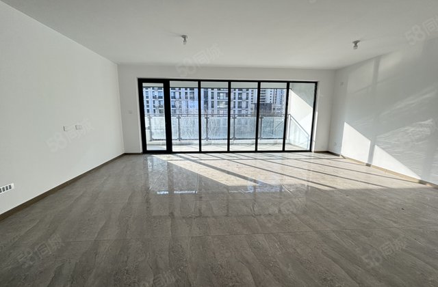 区政府，城市芳华澜园，11层电梯房三叶草，中层户型方正采光好