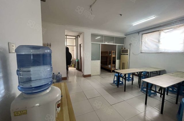 兴华路小 学东昌本部 付花小区边户温馨三室经典全明户型储藏室