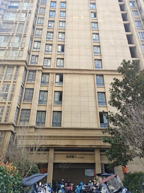 时代广场3室2厅1卫111㎡南40万