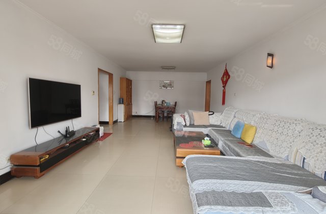 中通一期   仅靠湖边广场   单价六千多  户型好95