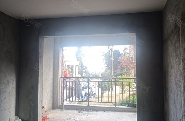 香槟庄园4室2厅135.9㎡66万二手房图片