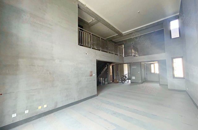 龙湖上第4室2厅185㎡560万二手房图片