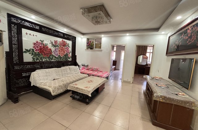 阳光 实验 三里铺 月亮湾颐馨园多层一楼双阳台随时可看