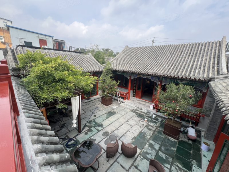 北下洼子胡同小區(qū)5室5廳3衛(wèi)600㎡南北9000萬(wàn)