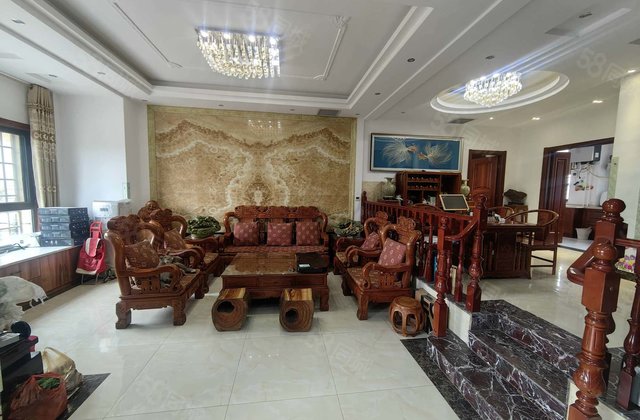 朝南 4室3厅 360平 翡翠城(别墅) 楼层好 视野无遮挡