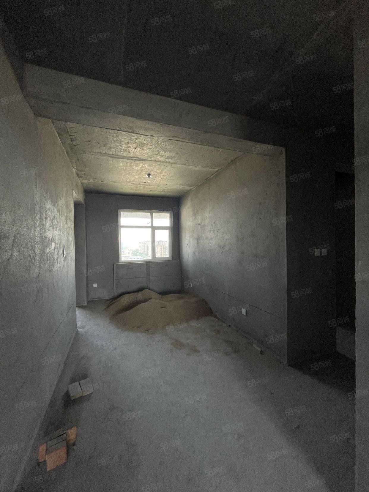 凯泽翡翠城(A区)3室2厅2卫145㎡南71万