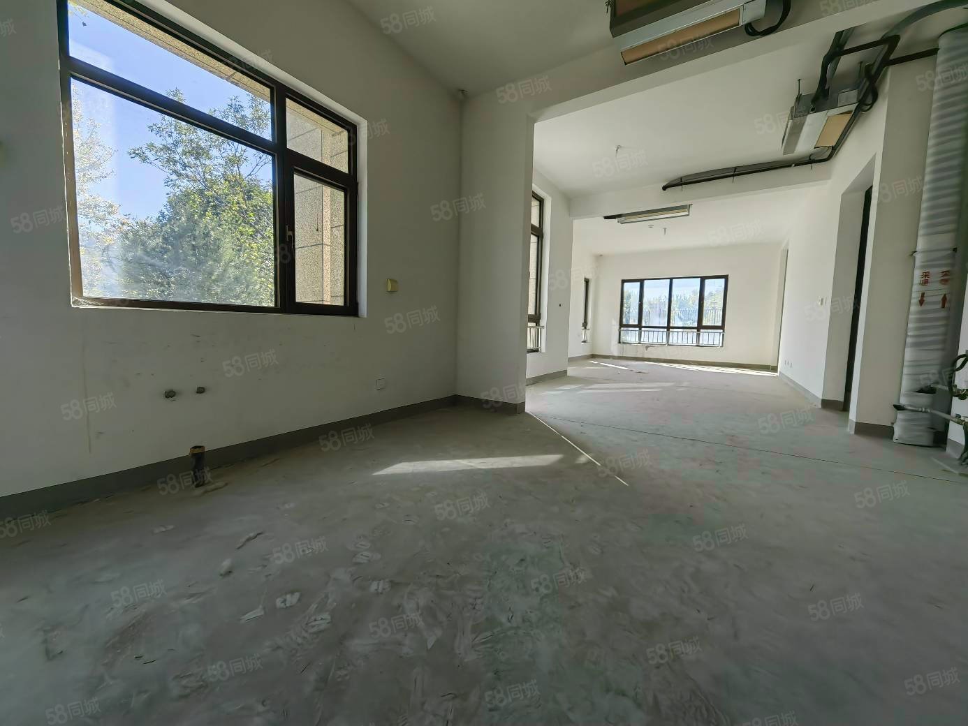 中海墅(東區(qū)別墅)4室3廳5衛(wèi)303㎡南北2450萬