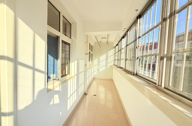 一实验125平79.9万精装三室 西苑小区停车方便 滨河花园