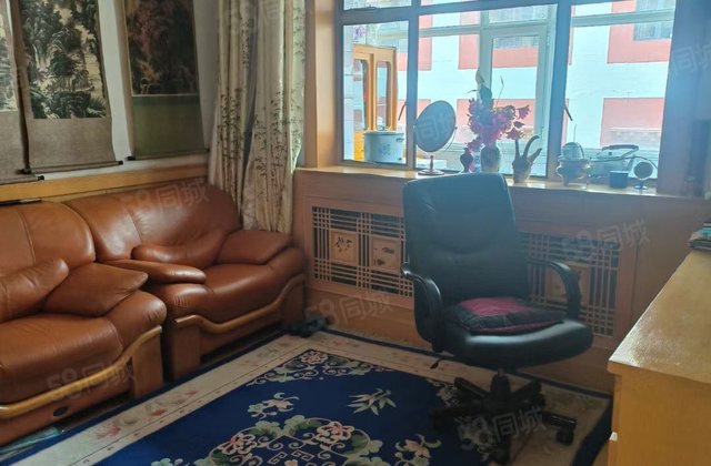 德吉大院3室2厅124.36㎡52万二手房图片