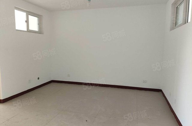 嘉明多层二楼大三室免大税带储藏室