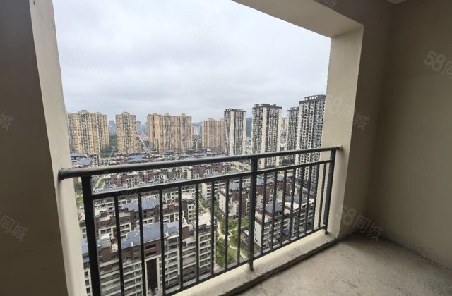 桐达果岭3室2厅132㎡34.8万二手房图片