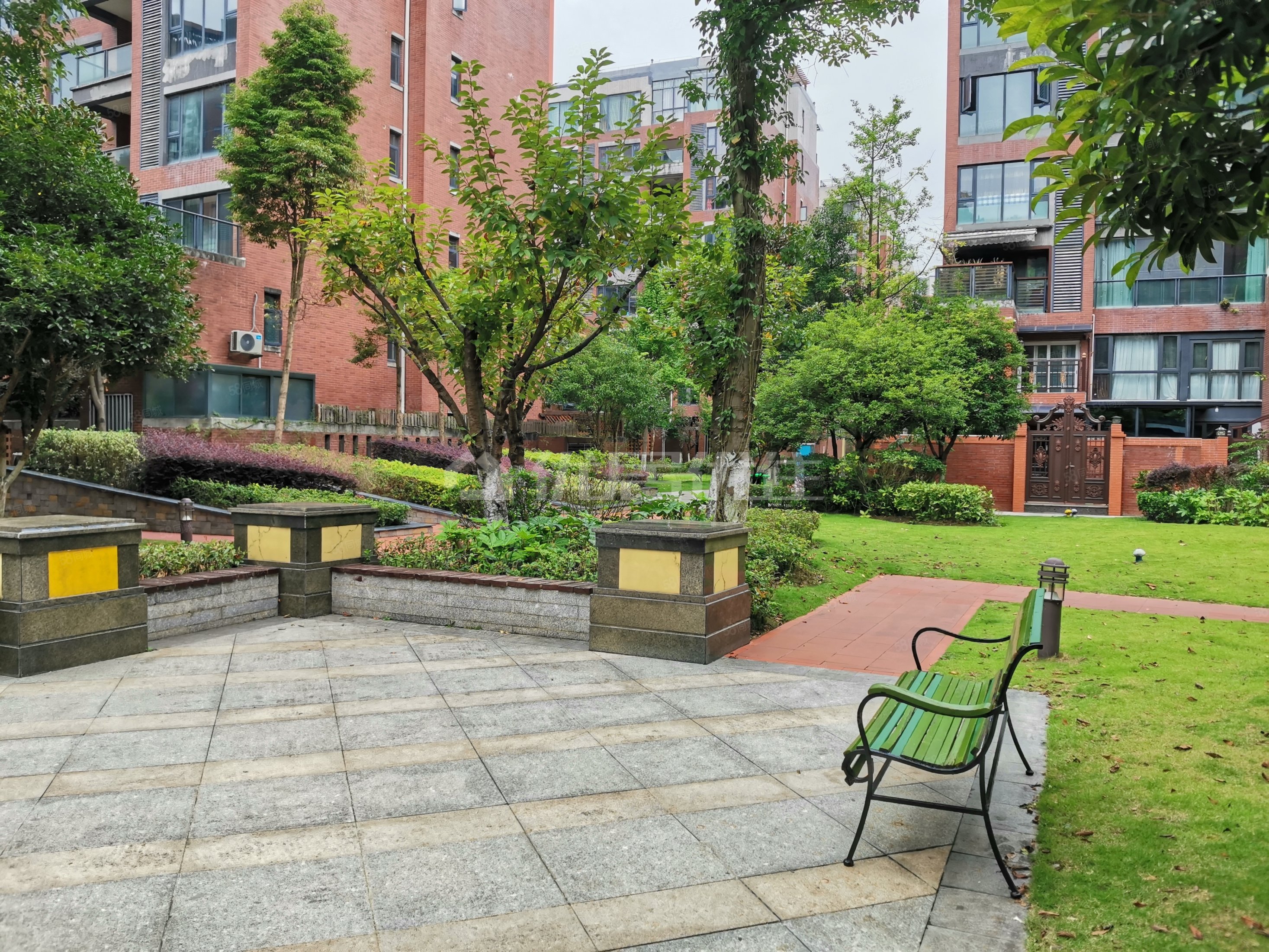 保利春天小区环境不错环境带看