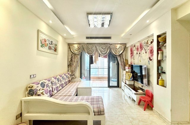 绿地海外滩(一期)3室1厅85㎡82万二手房图片