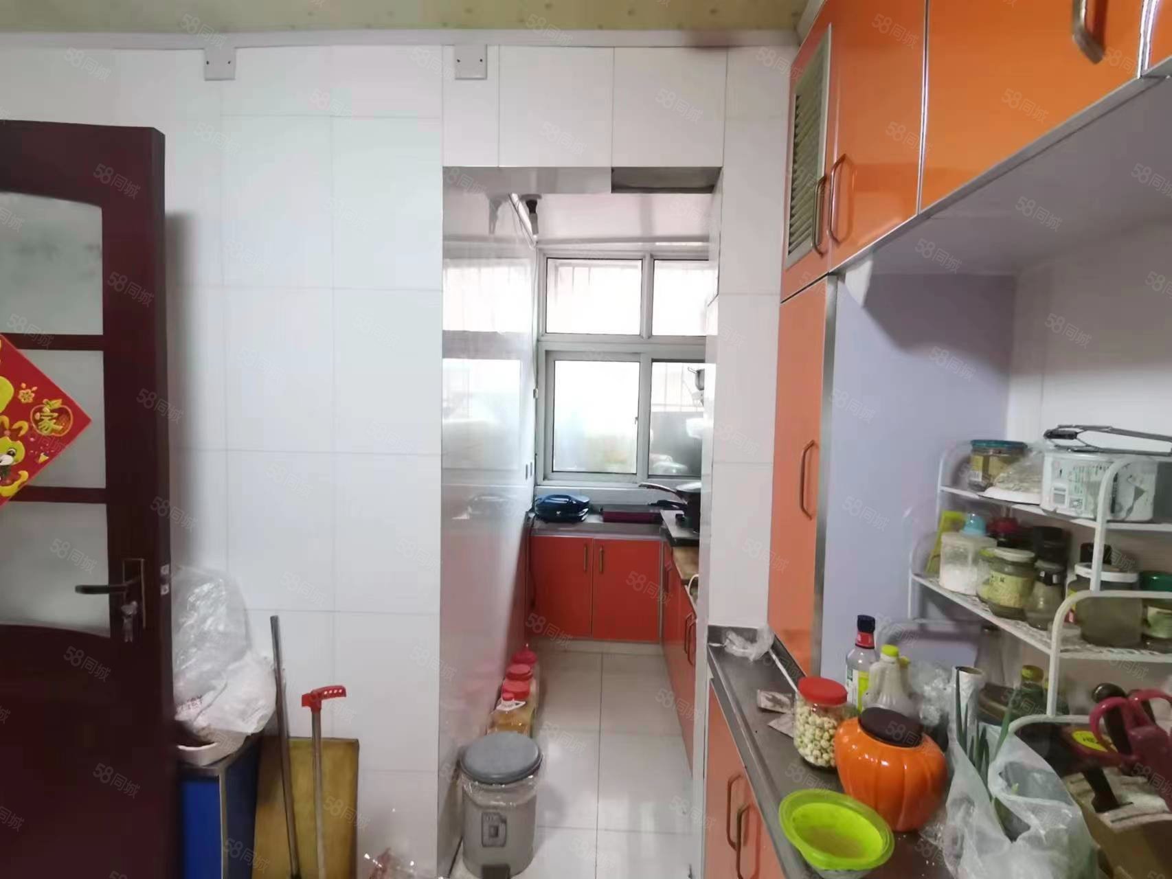 奧林公寓3室2廳2衛(wèi)152.82㎡南北215萬