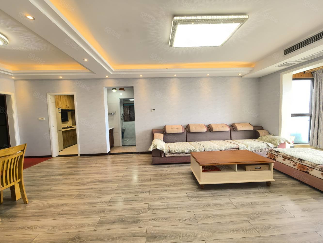 维多利亚3室2厅1卫110㎡南北69万