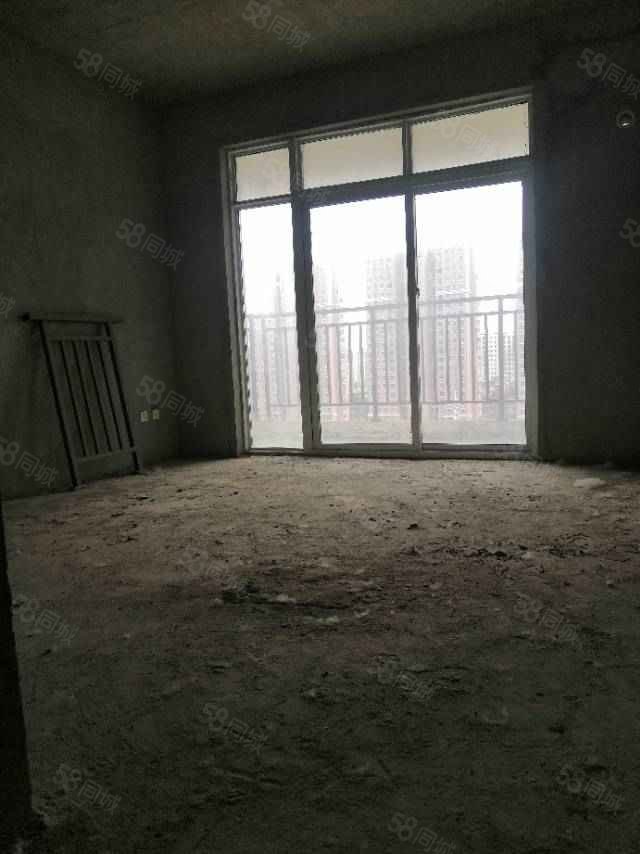 巨人印象小区3室2厅2卫127㎡南56万